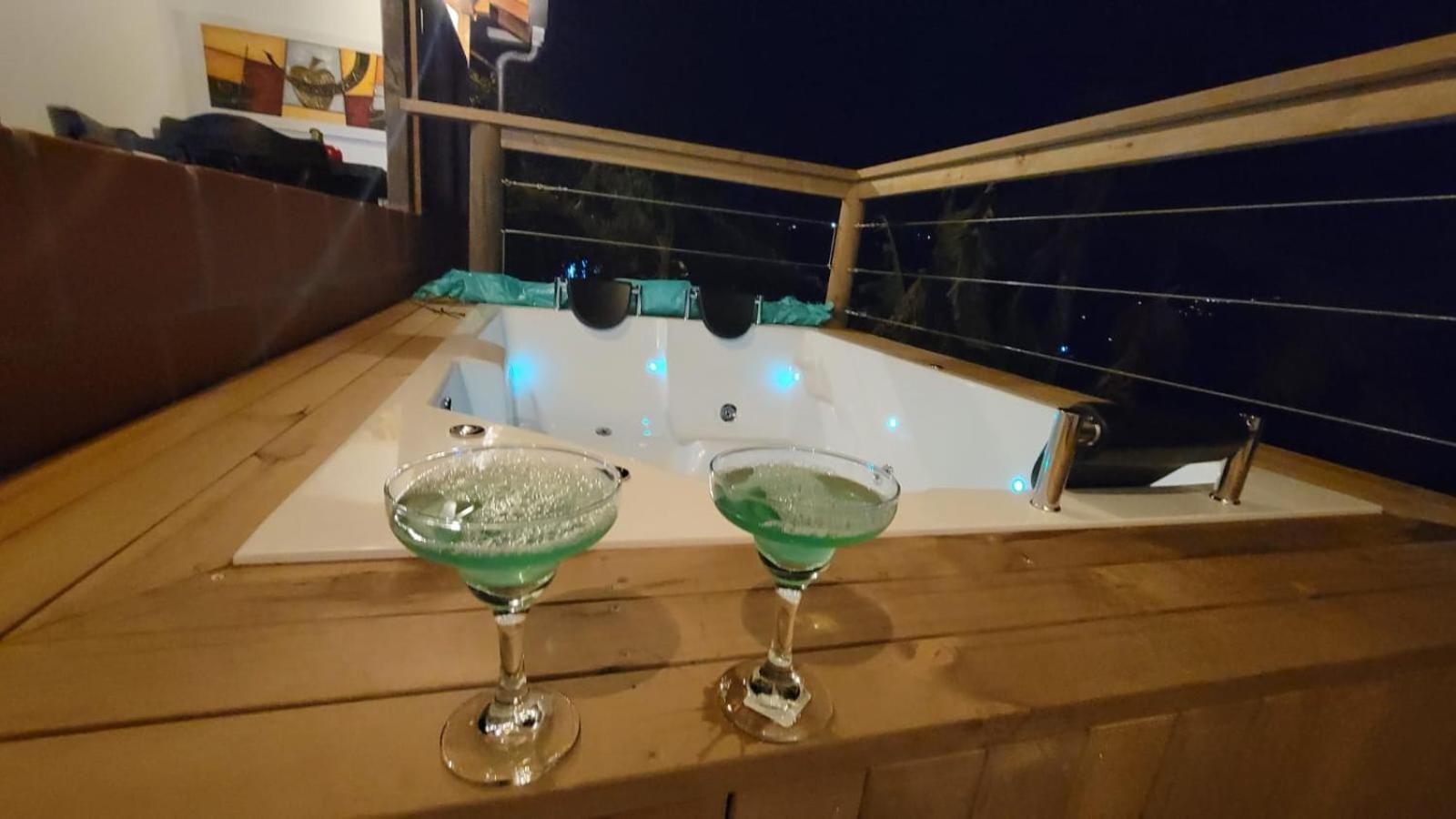 Mayka Cabanas Con Jacuzzi Guatape Exterior photo