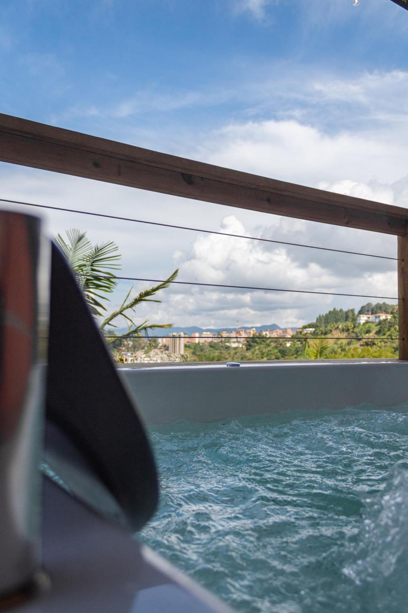 Mayka Cabanas Con Jacuzzi Guatape Exterior photo